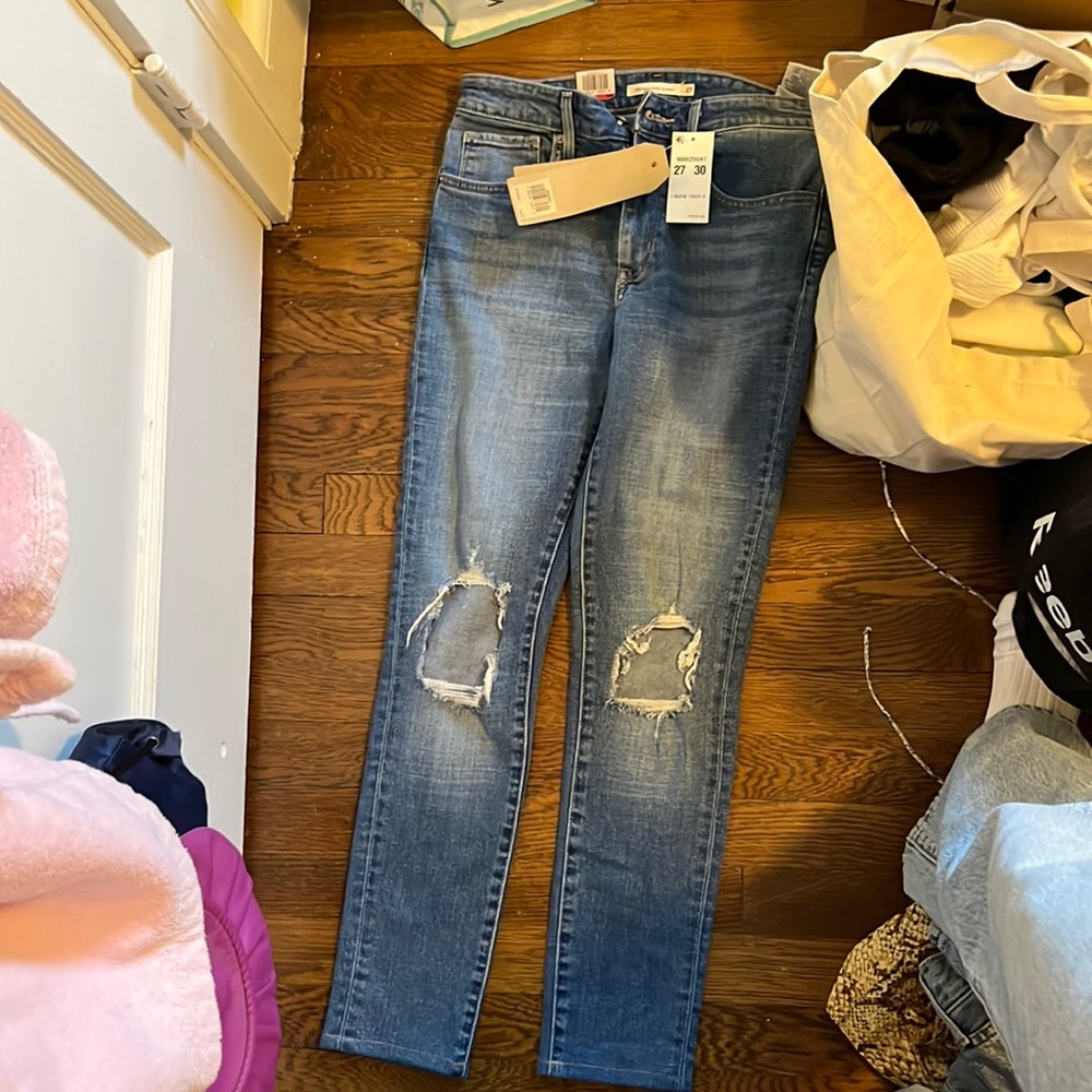 NWT Levi Skinny Jeans